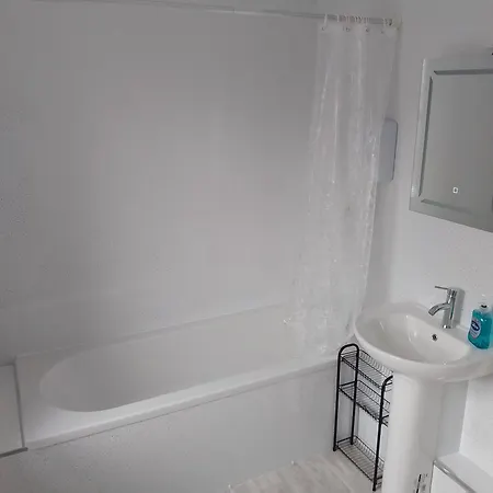 Coach House - Sleeps 2